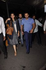 Sonam Kapoor, Salman Khan snapped at Airport on 21st Oct 2015